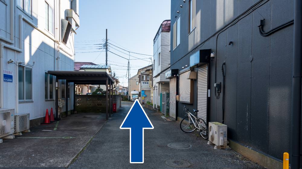 5：しばらく直進します